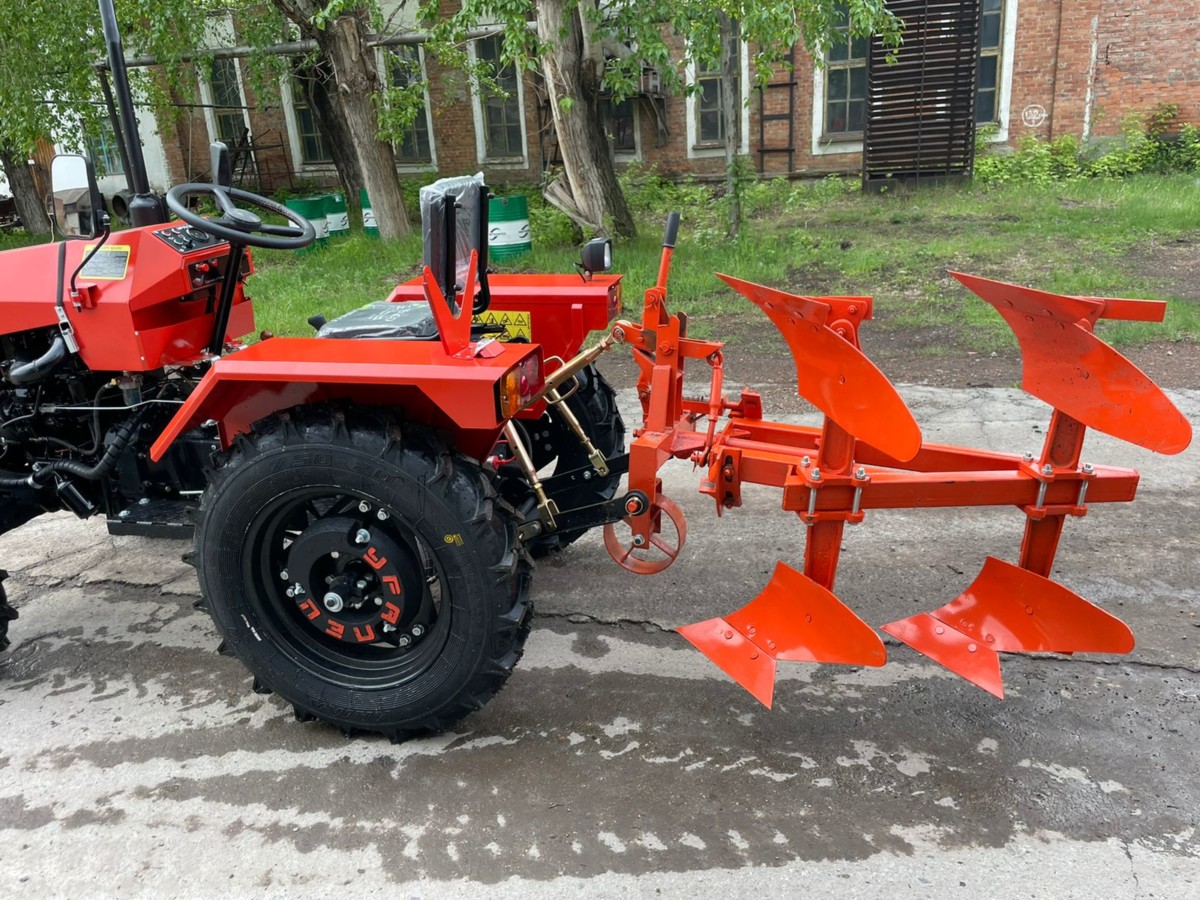 Плуг оборотный 2L-220